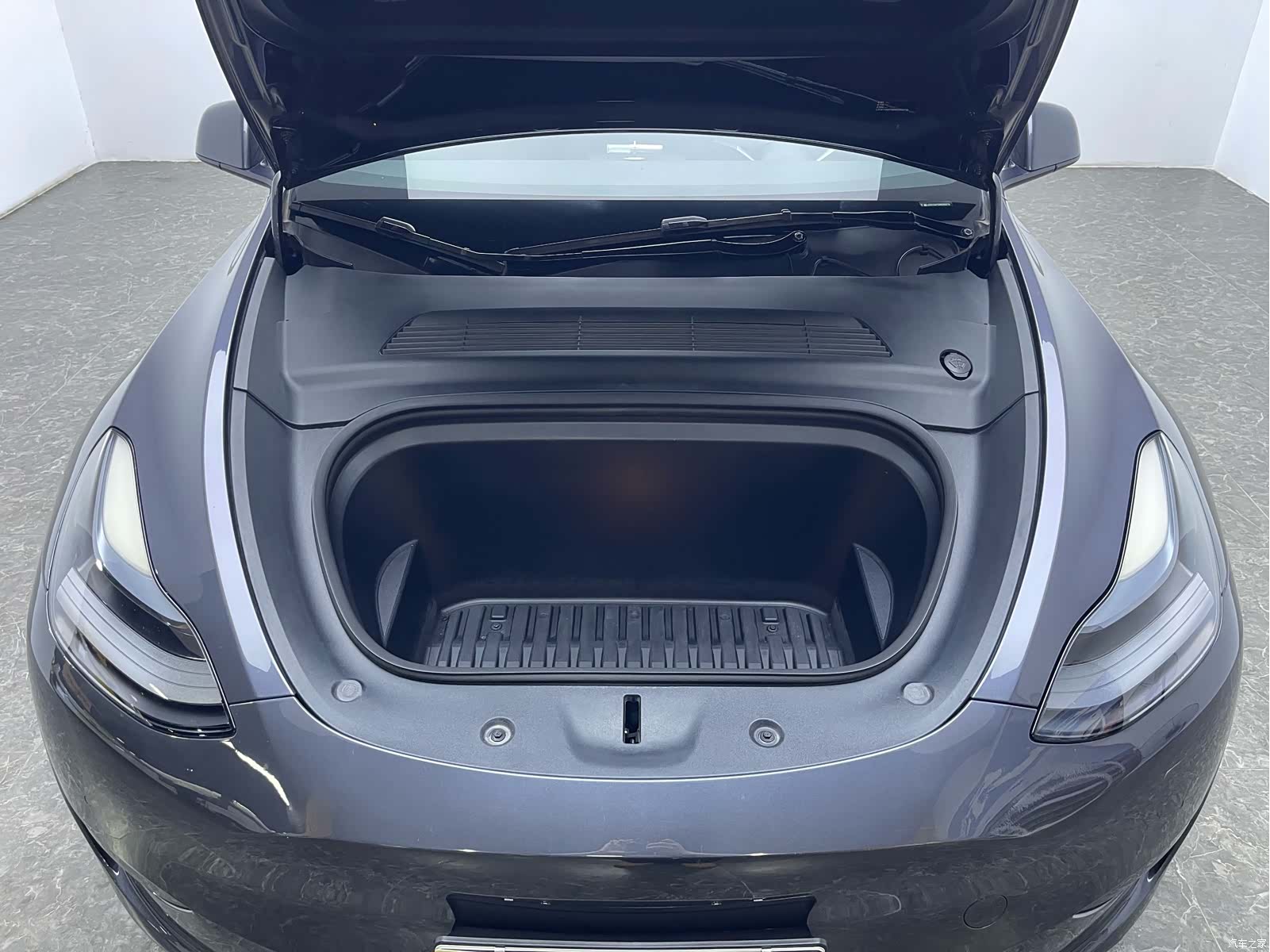 Tesla Model Y, 2022 17