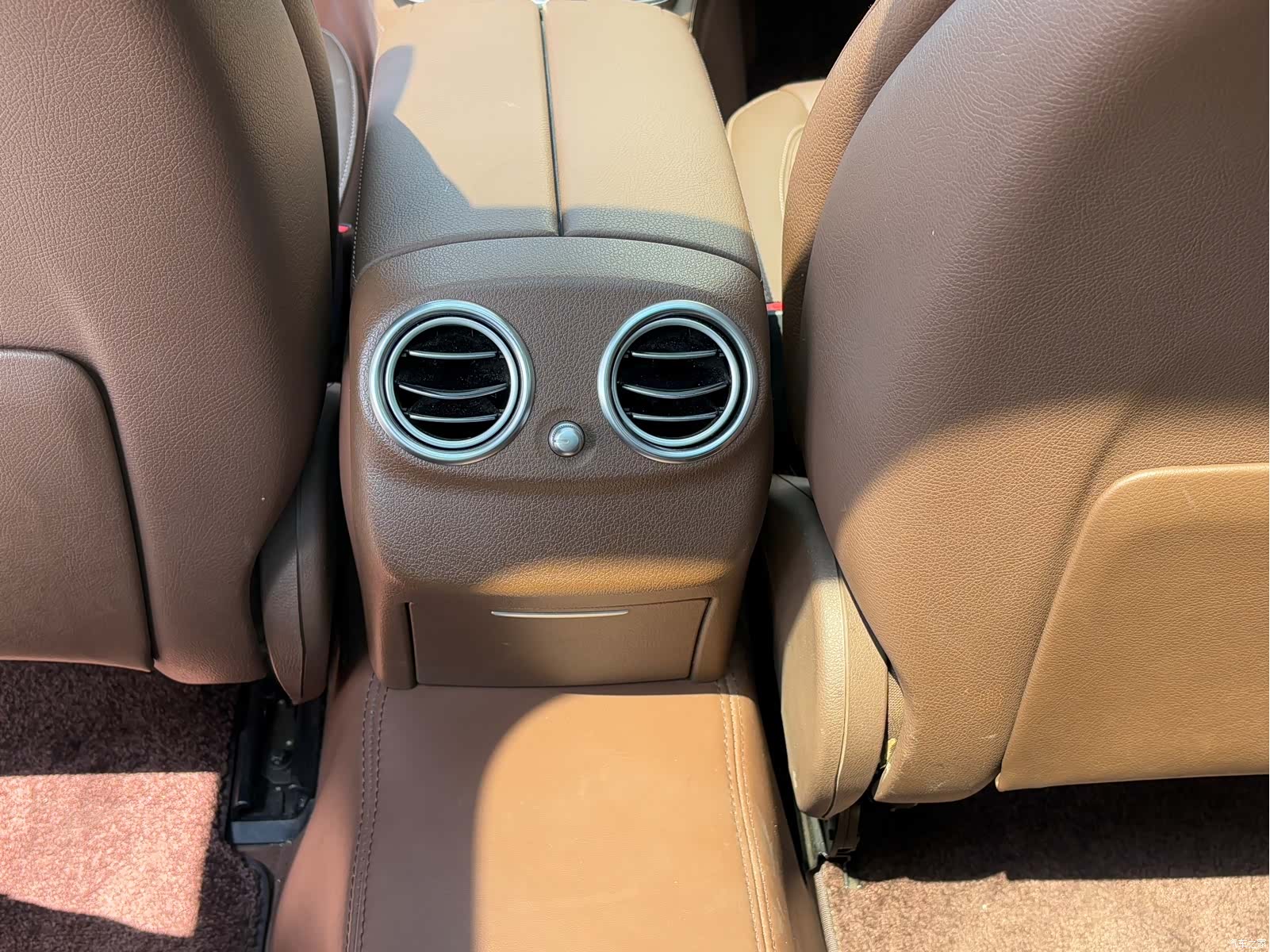 Mercedes-Benz E-Class, 2023 18
