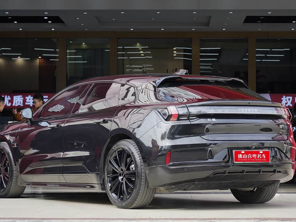 Zeekr 001