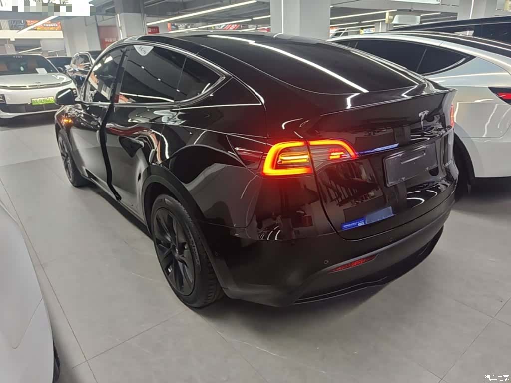 Tesla Model Y, 2022 все фото