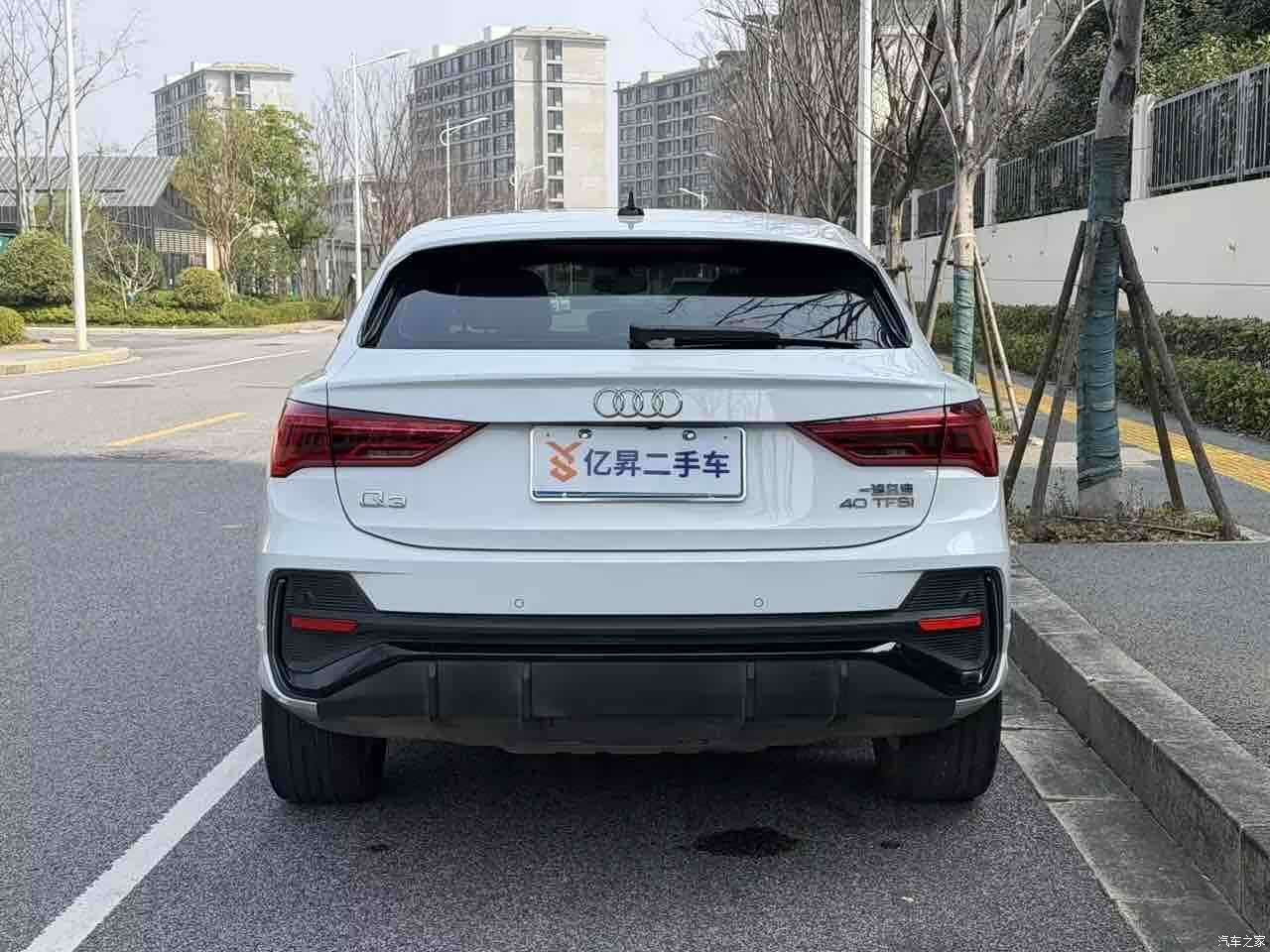 Audi Q3, 2022 все фото