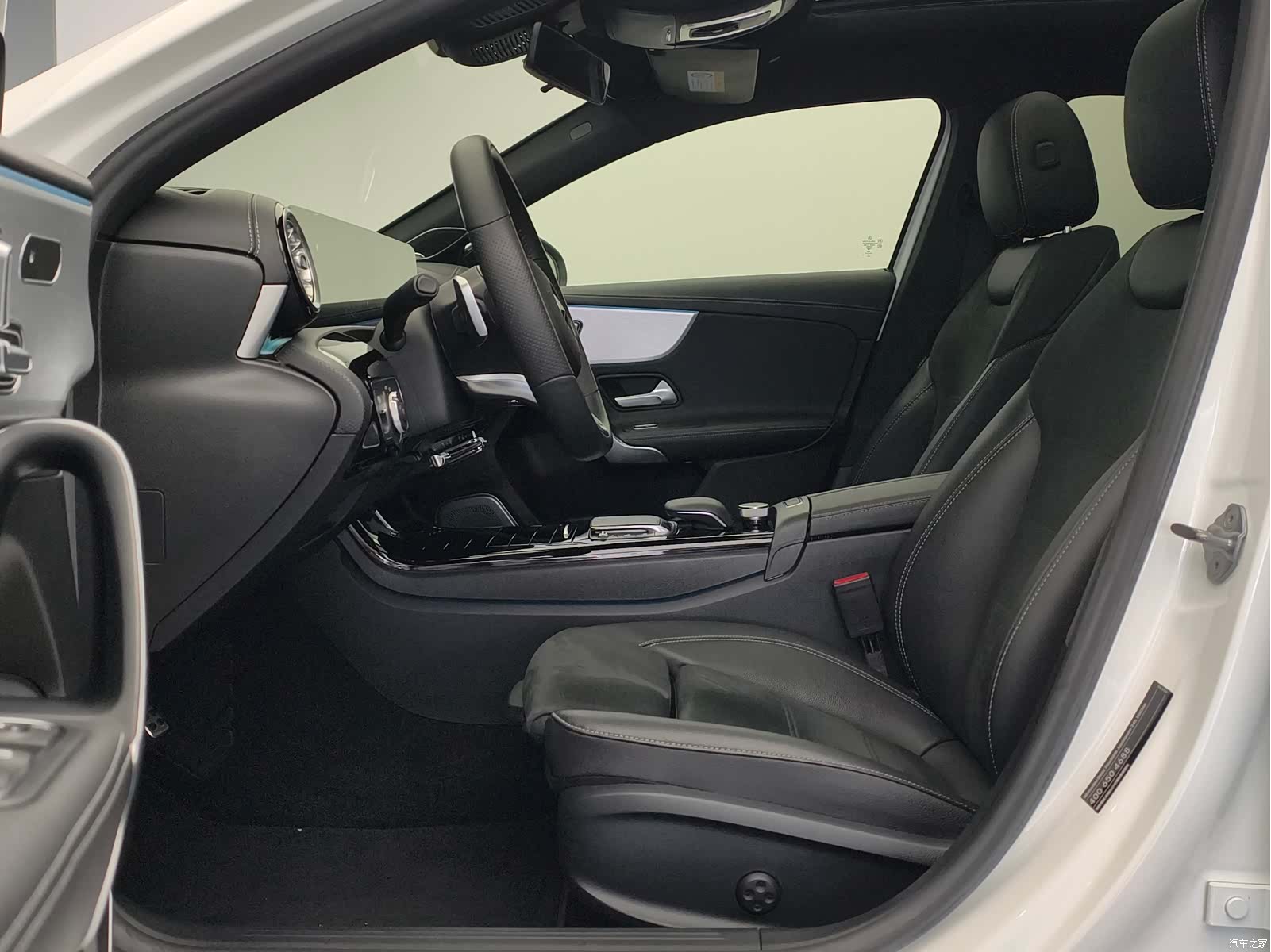 Mercedes-Benz A-Class, 2020 14