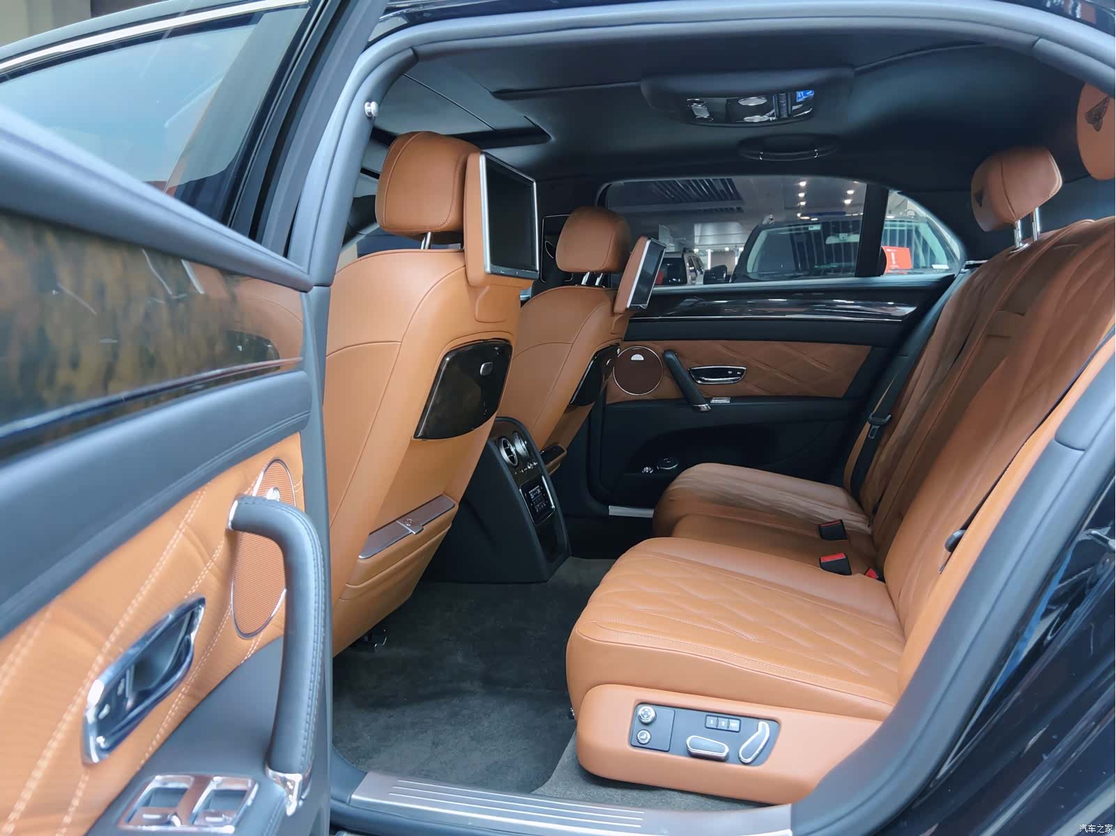 Bentley Flying Spur, 2015 9