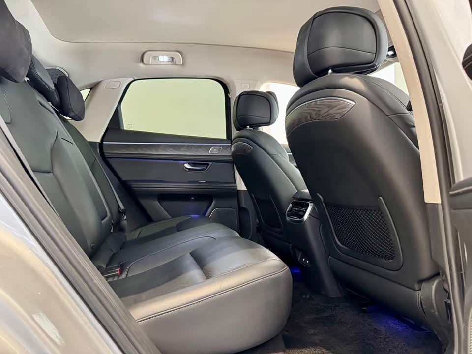 AITO Ask the world M5