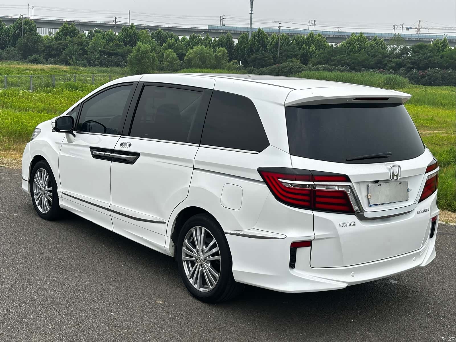 Honda Elysion, 2017 15