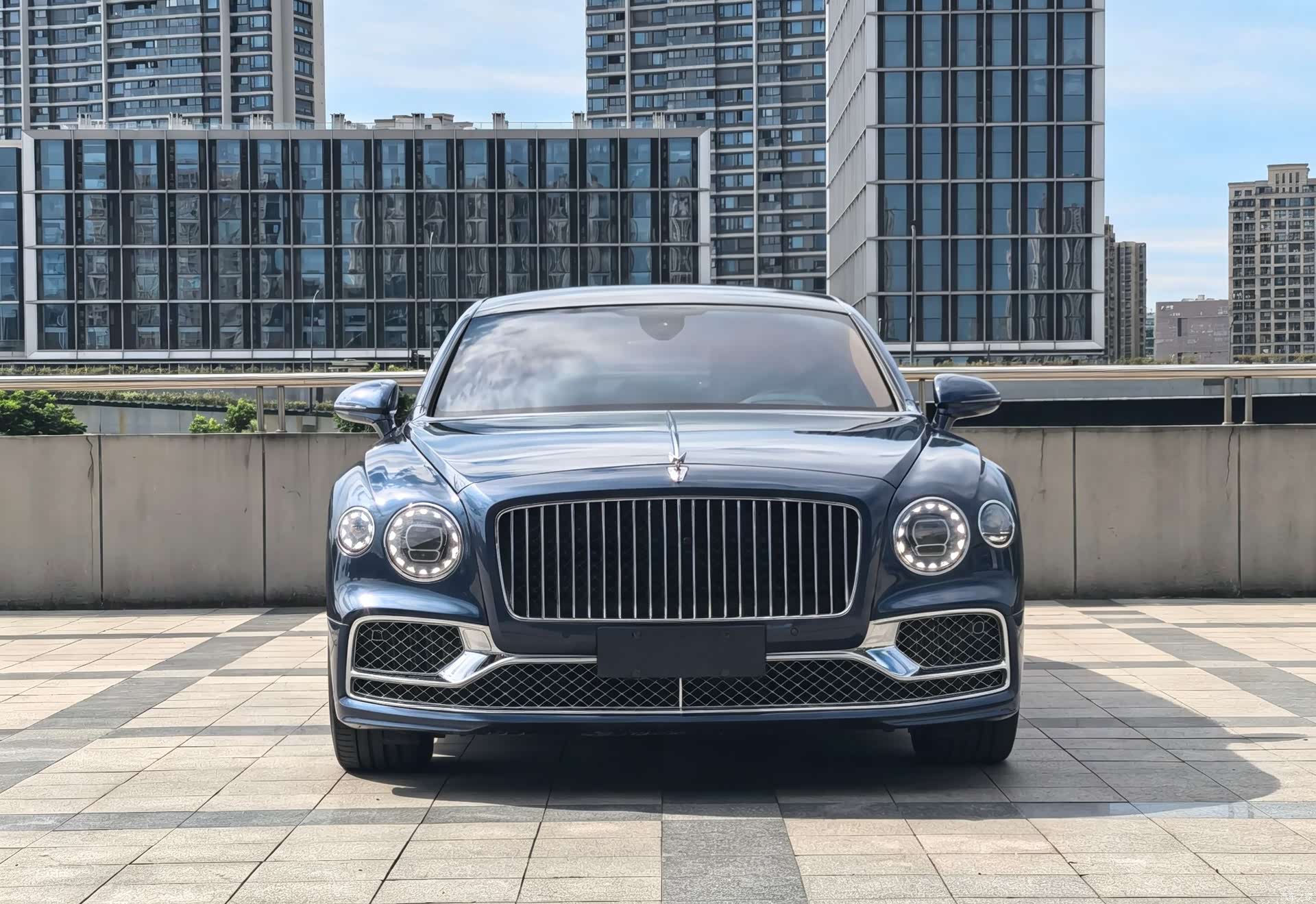 Bentley Flying Spur, 2023 2