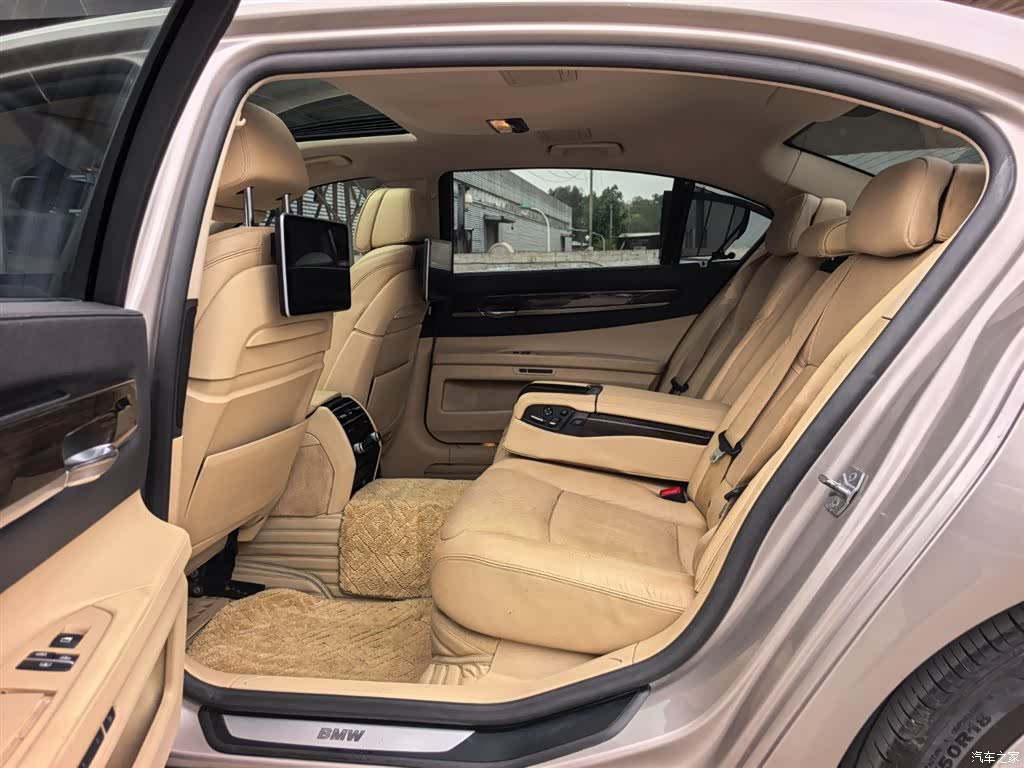 BMW 7 Series, 2013 12