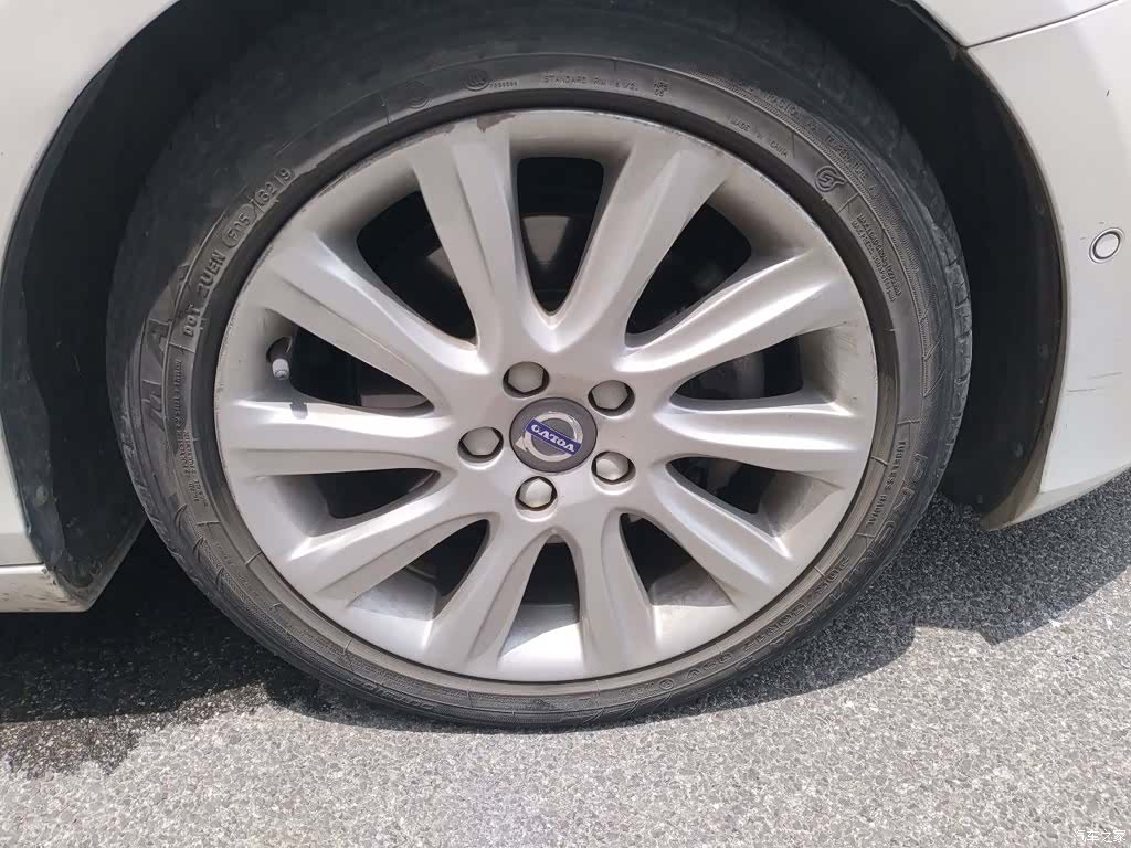 Volvo V40, 2015 26