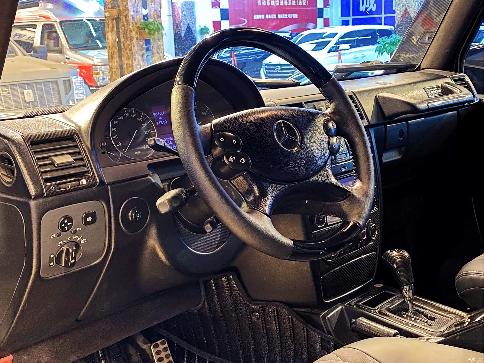 Mercedes-Benz G-Class, 2011 20