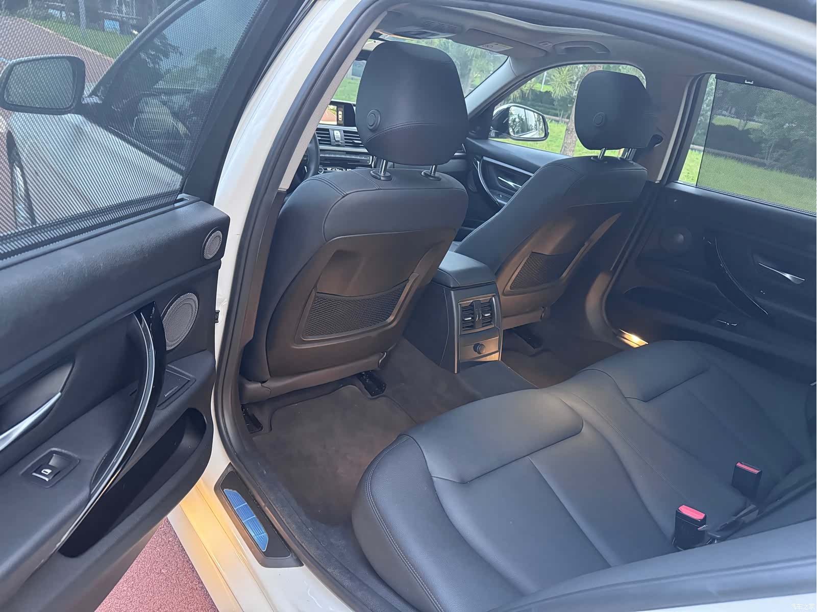 BMW 3 Series, 2017 все фото