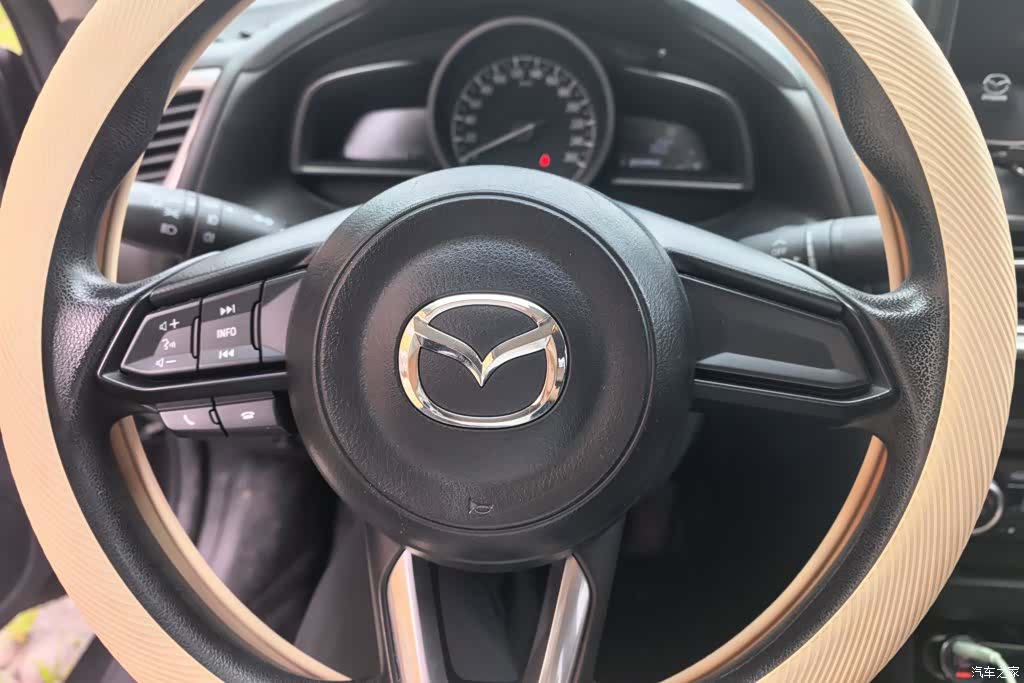 Mazda Mazda3, 2018 15