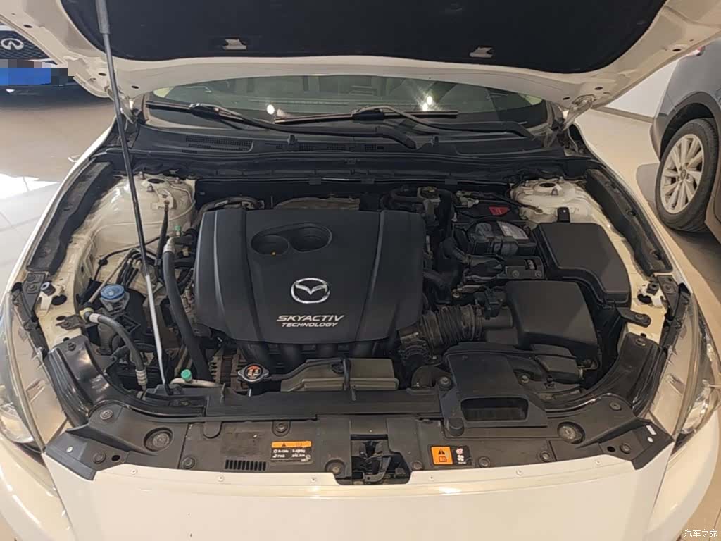 Mazda Mazda3, 2015 11