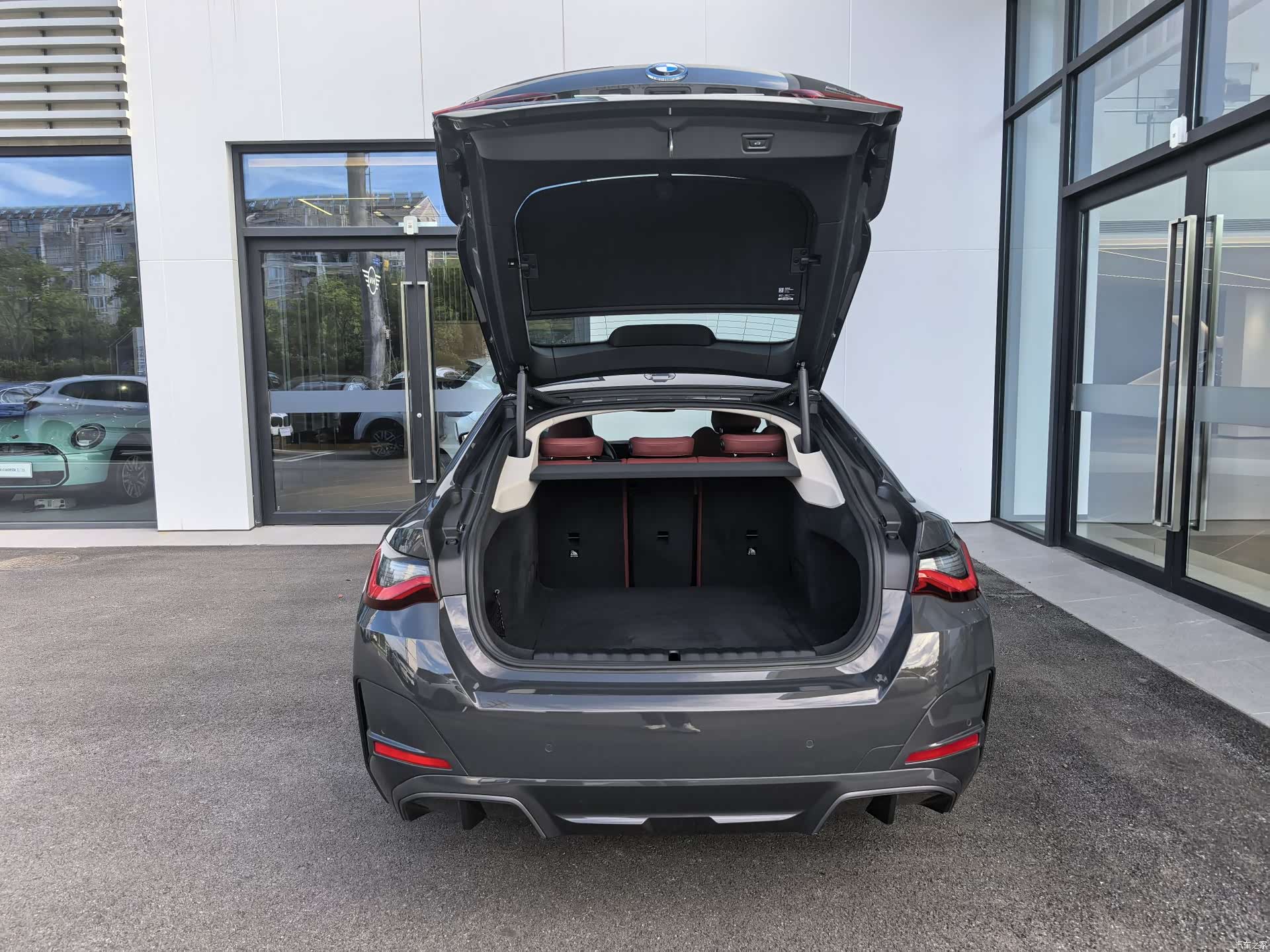 BMW i4, 2025 12