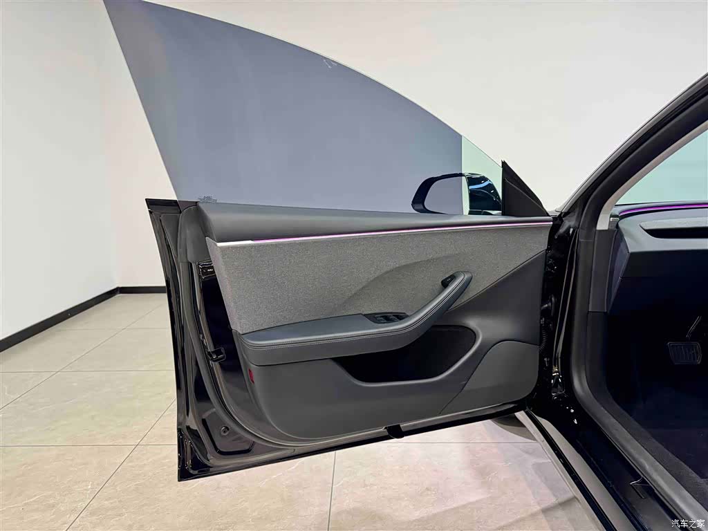 Tesla Model 3, 2024 15
