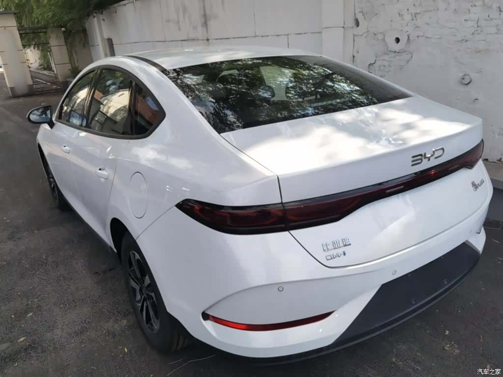 BYD Qin, 2026 все фото