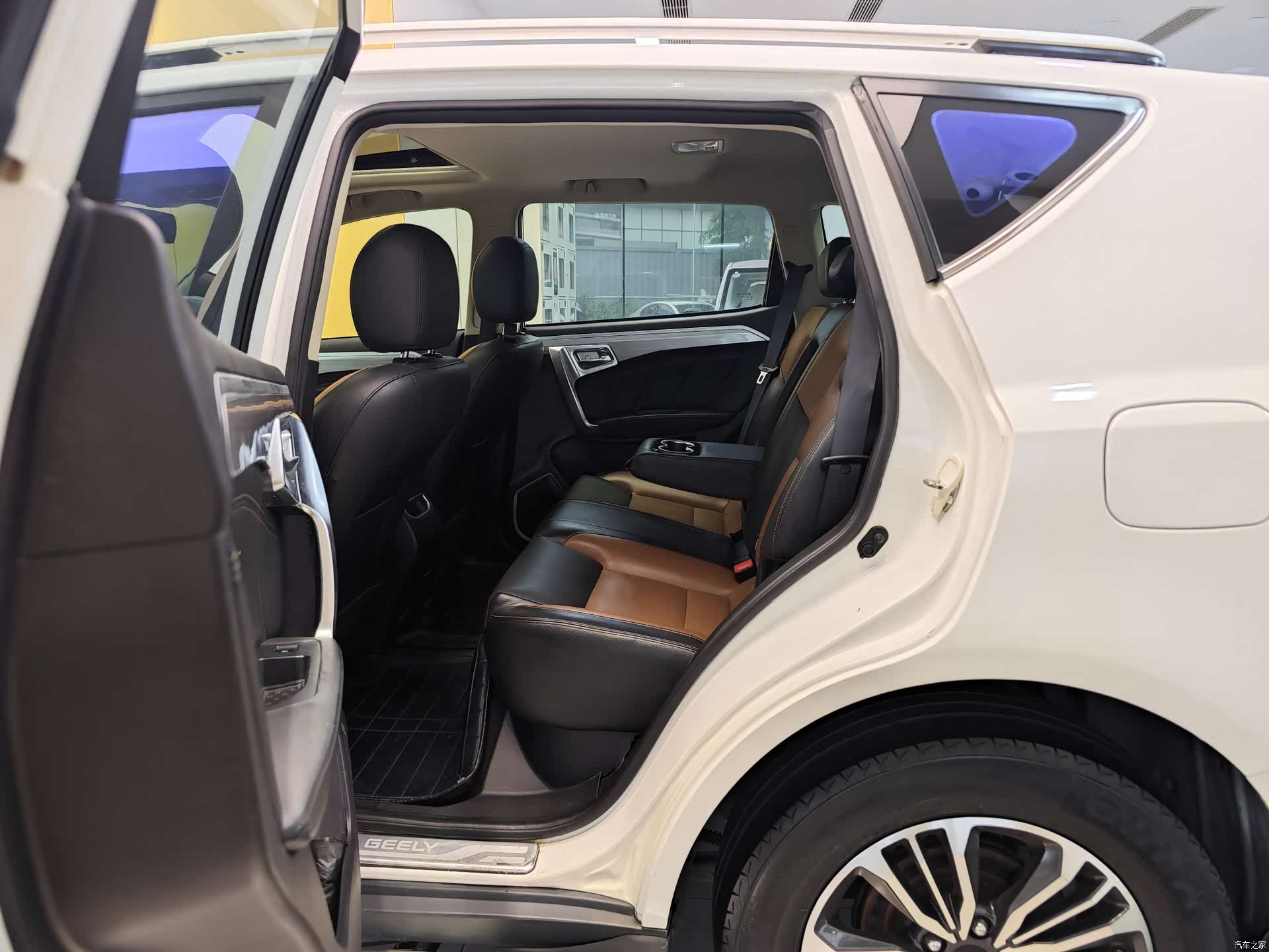 Geely X6, 2016 21