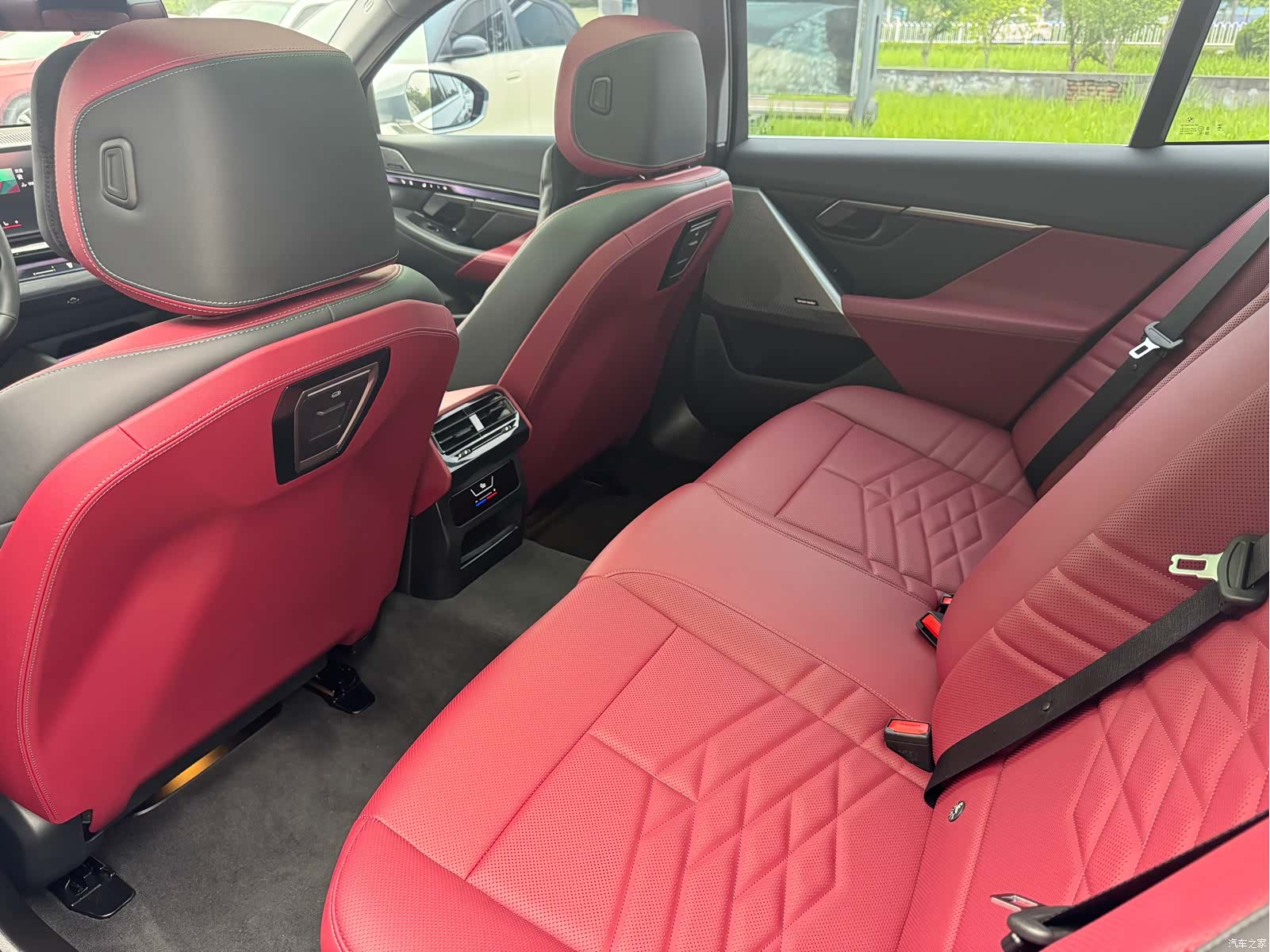 BMW i5, 2024 8