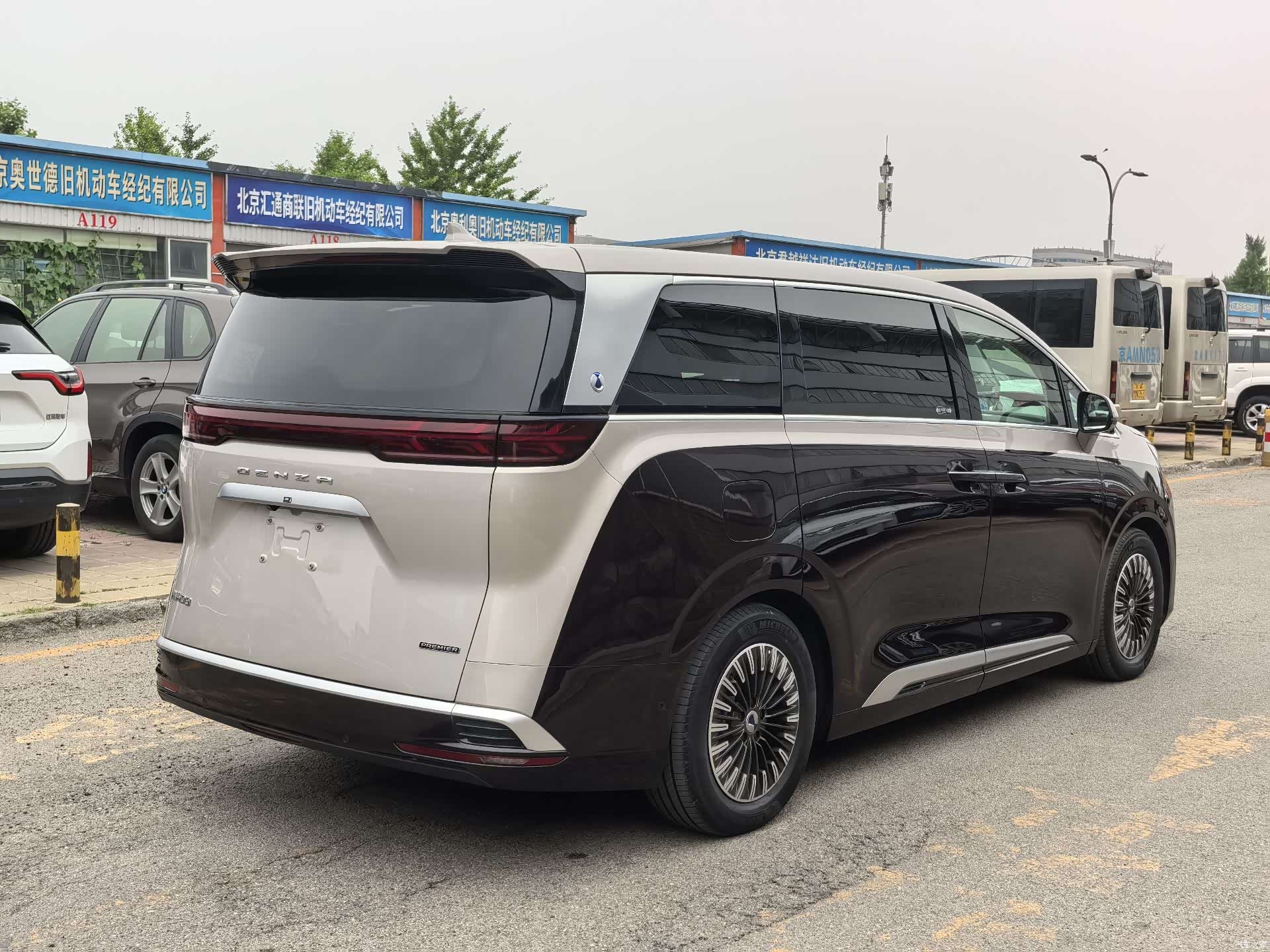 Denza D9, 2024 4