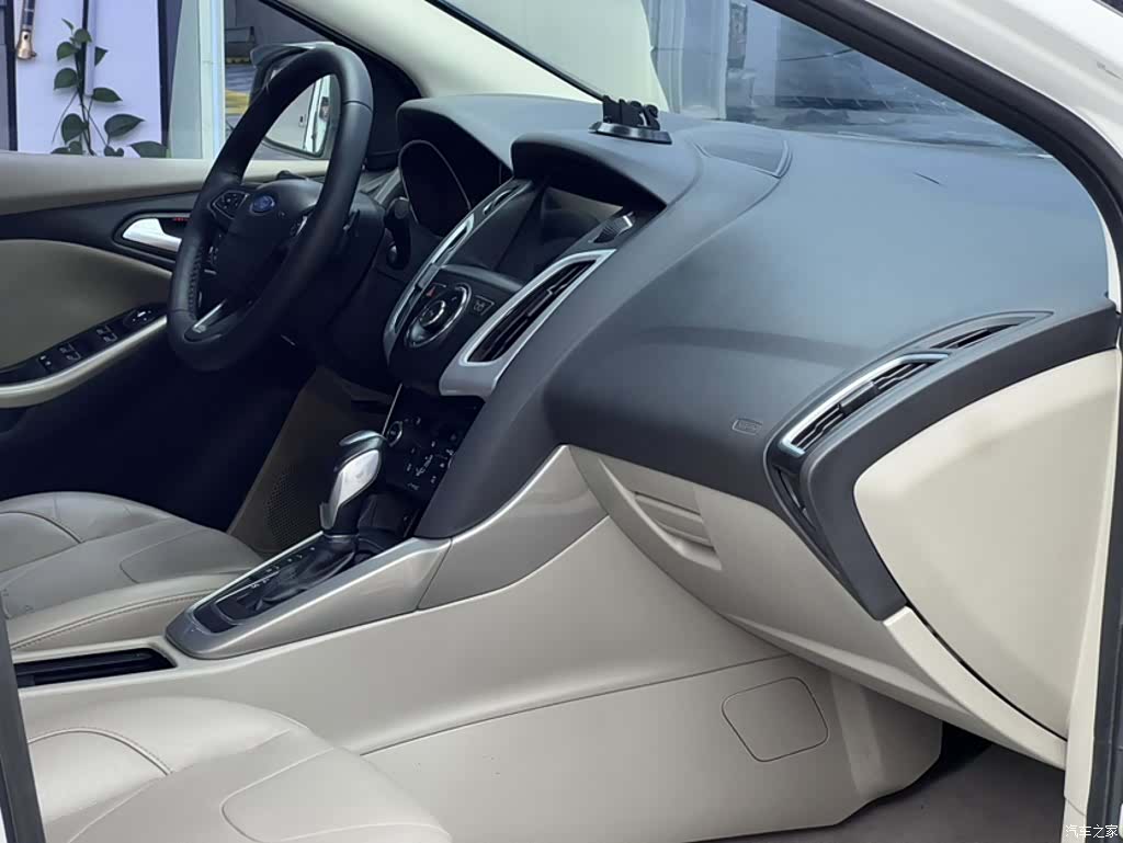 Ford Focus, 2017 13