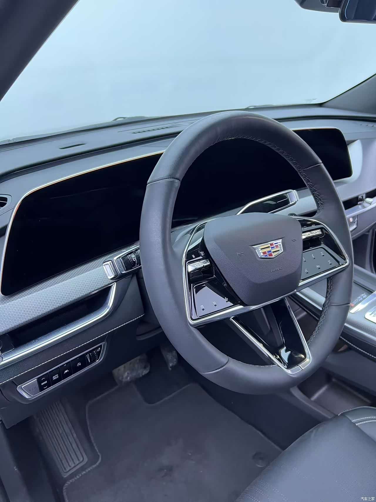 Cadillac XT5, 2025 10