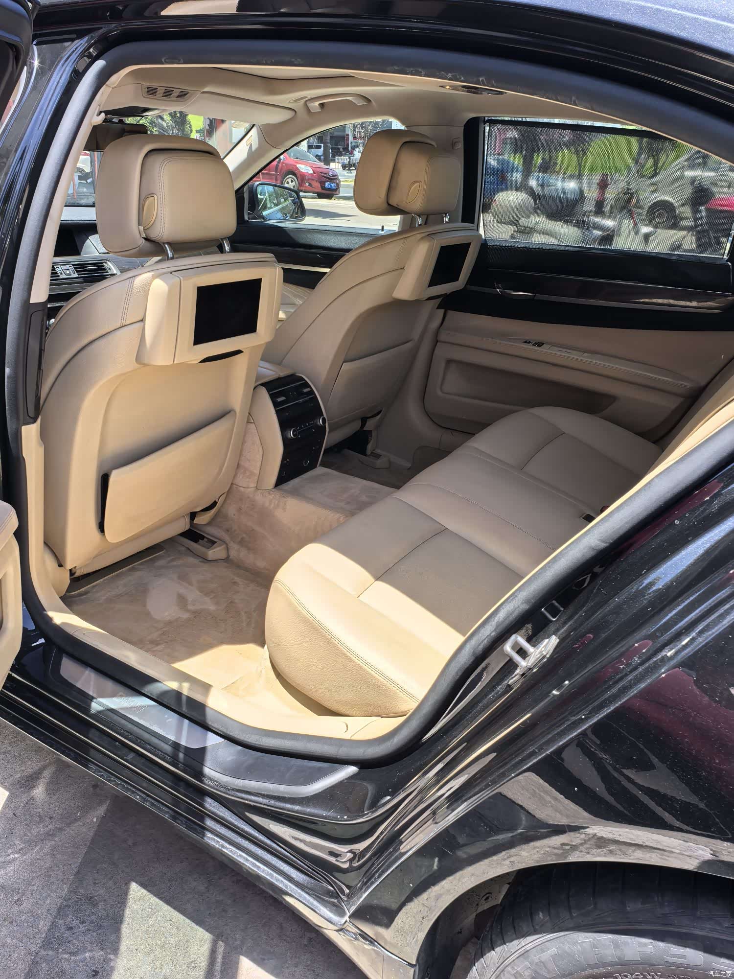 BMW 7 Series, 2011 7