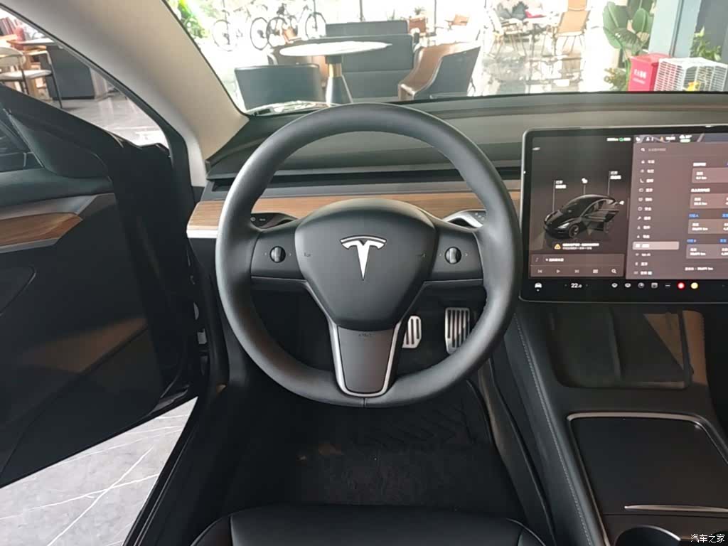 Tesla Model 3, 2023 11