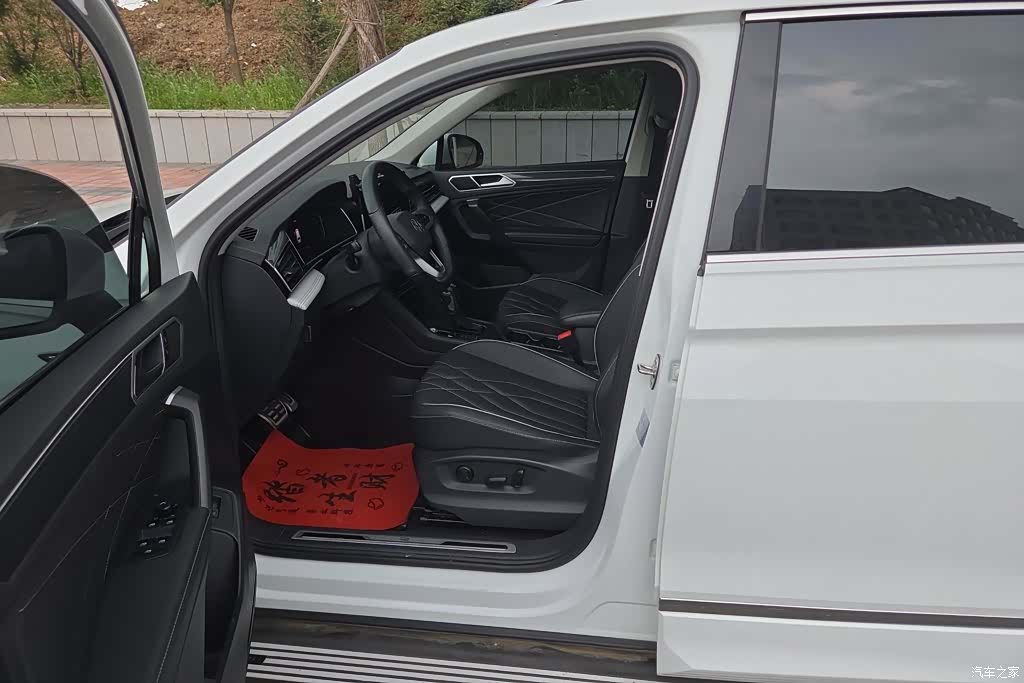 Volkswagen Tiguan L, 2024 9