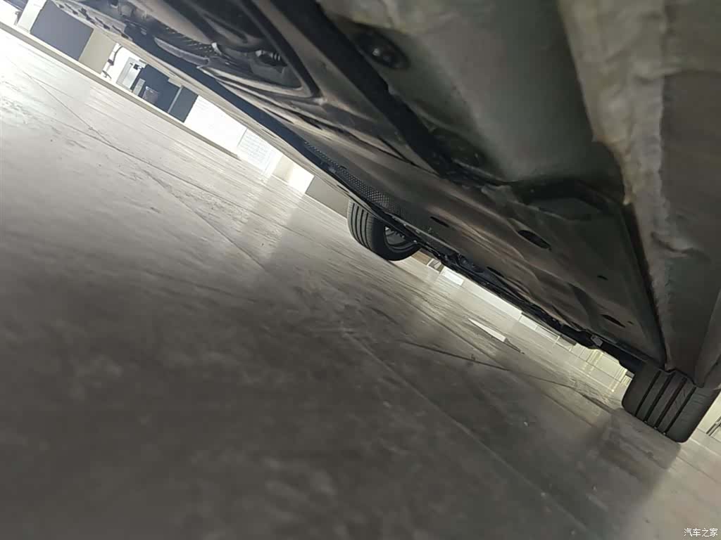 Audi Flying Spur, 2025 4