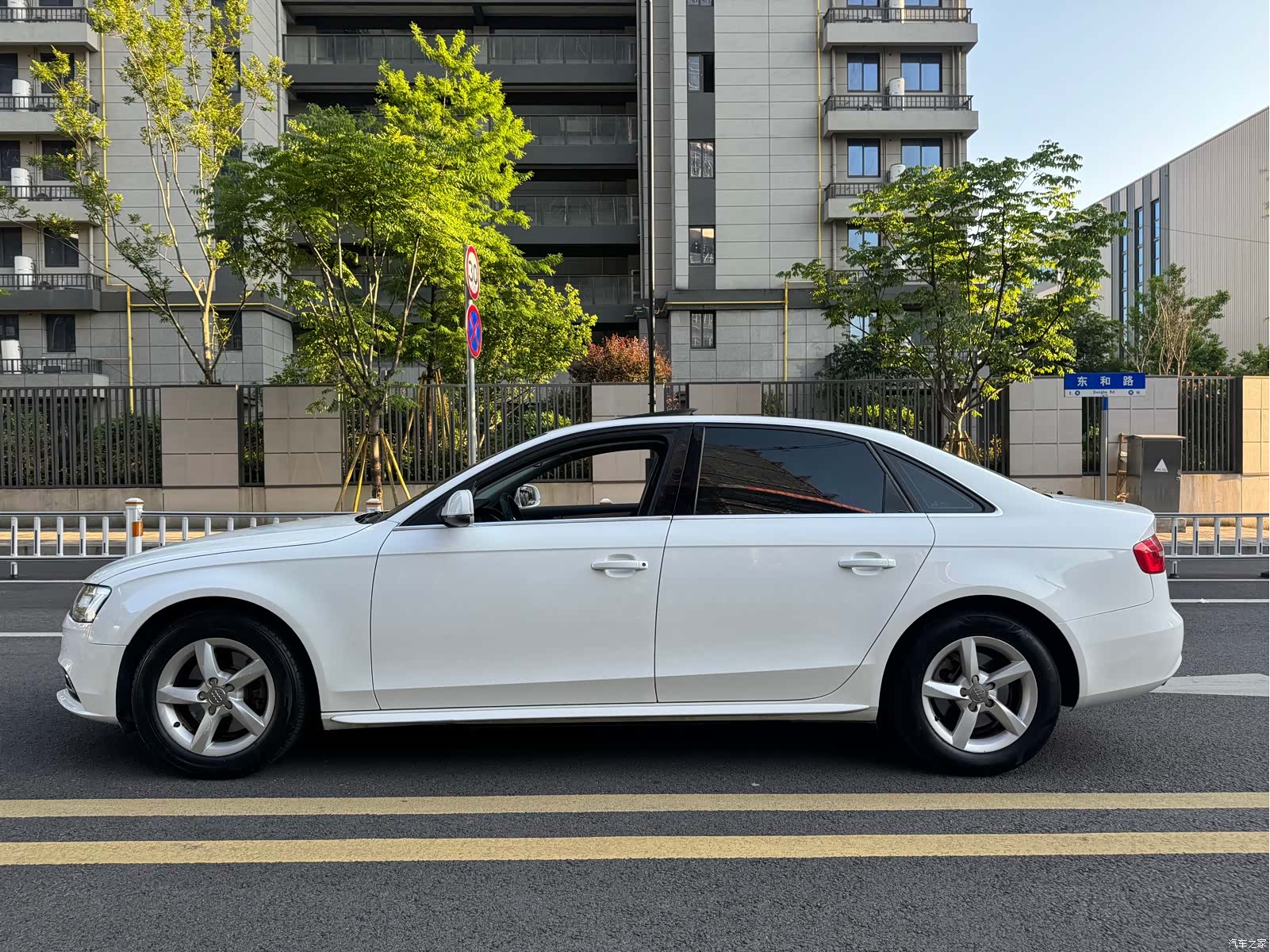 Audi A4L, 2014 4