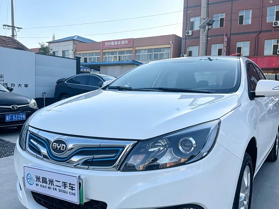 BYD e5