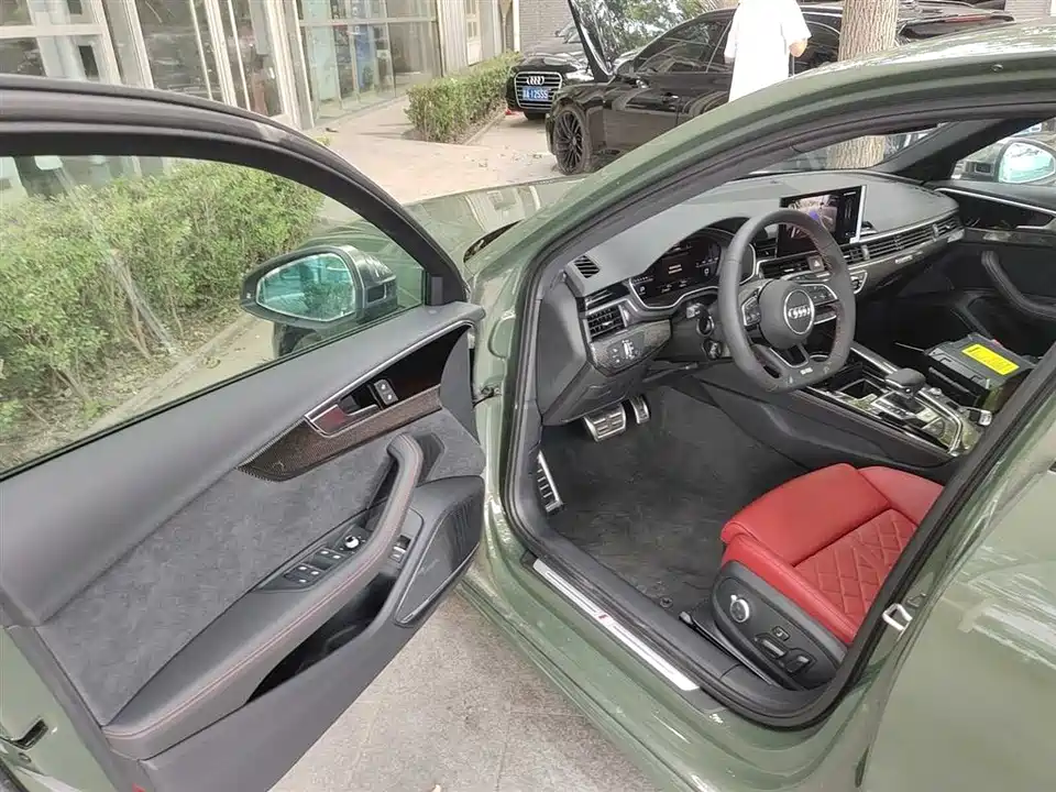 Audi S4