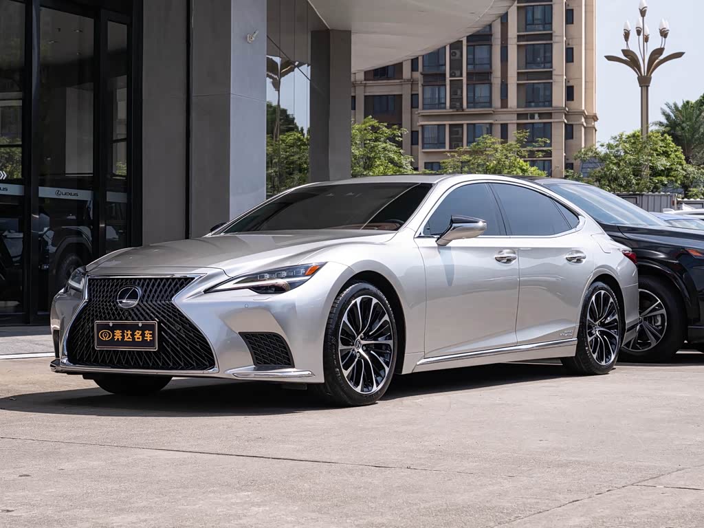 Lexus LS