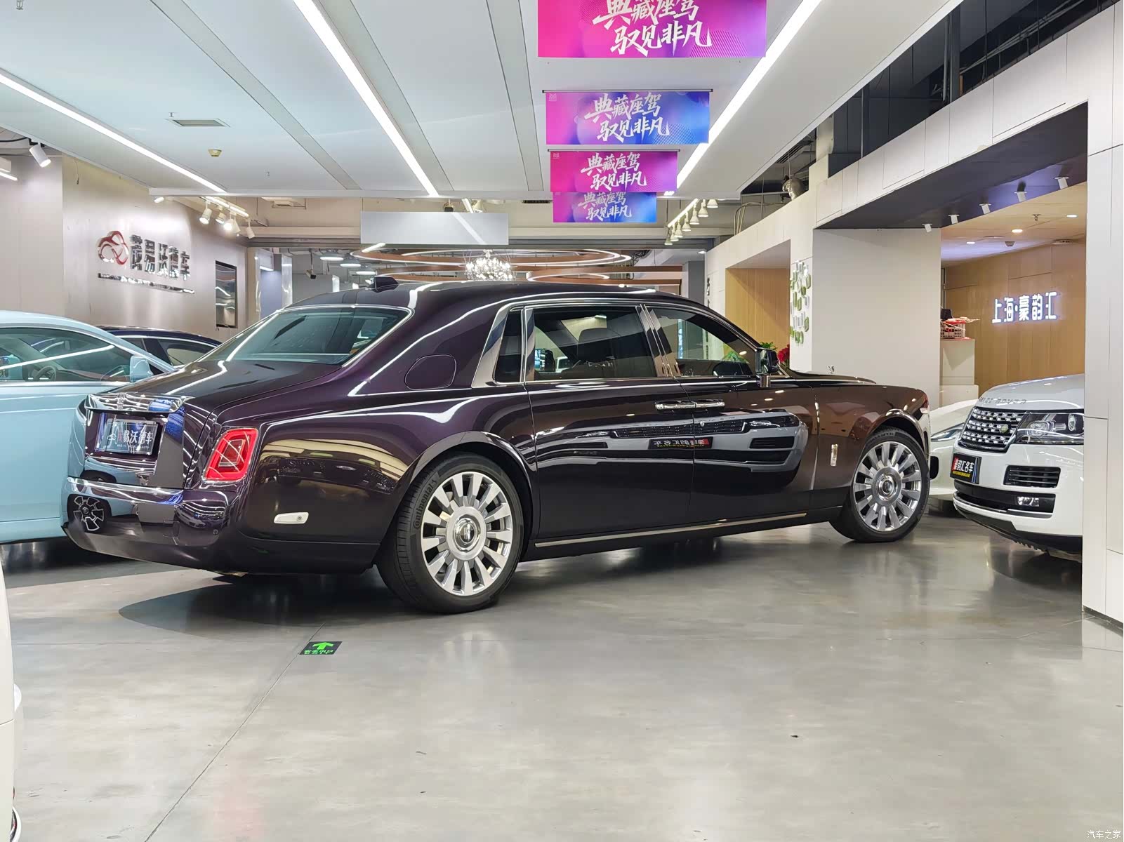 Rolls-Royce Phantom, 2019 все фото