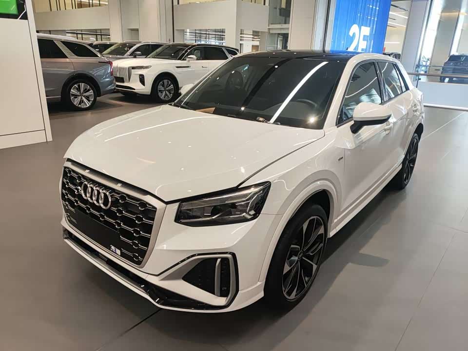 Audi Q2L