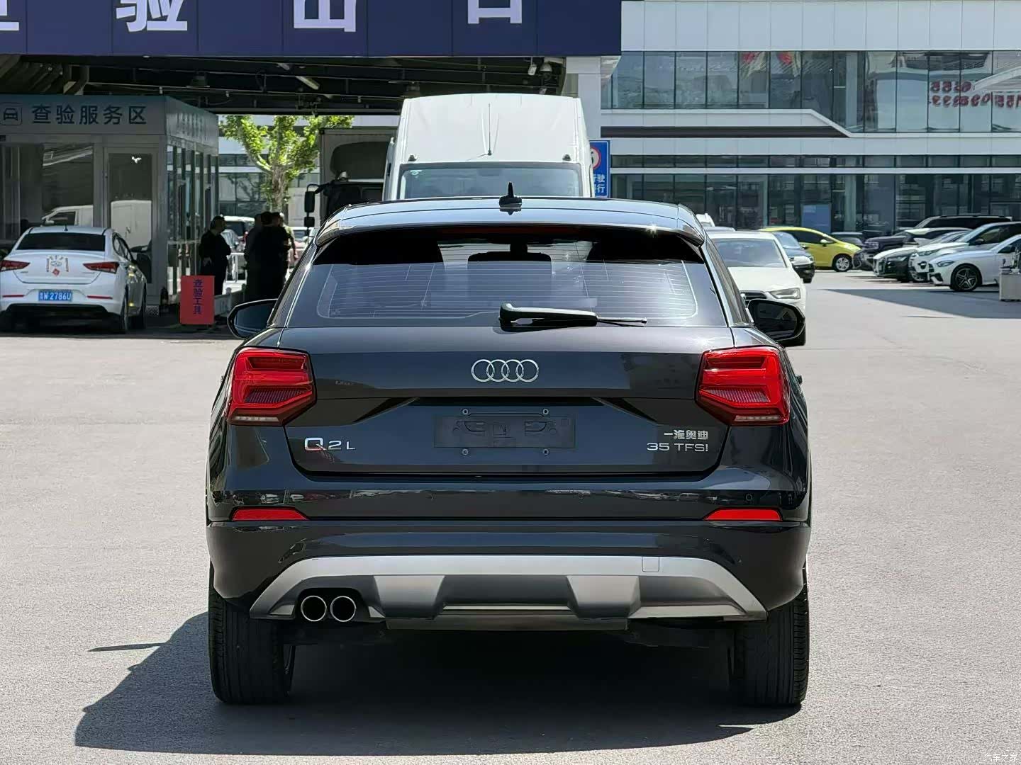 Audi Q2L, 2019 8