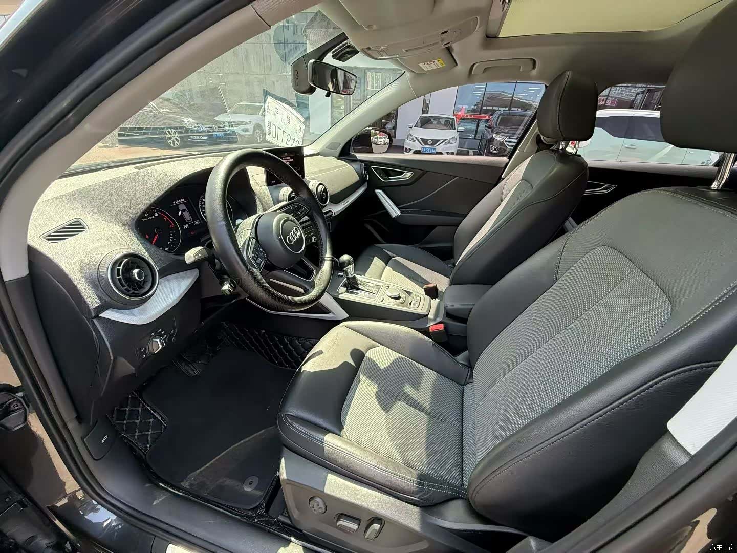 Audi Q2L, 2019 4