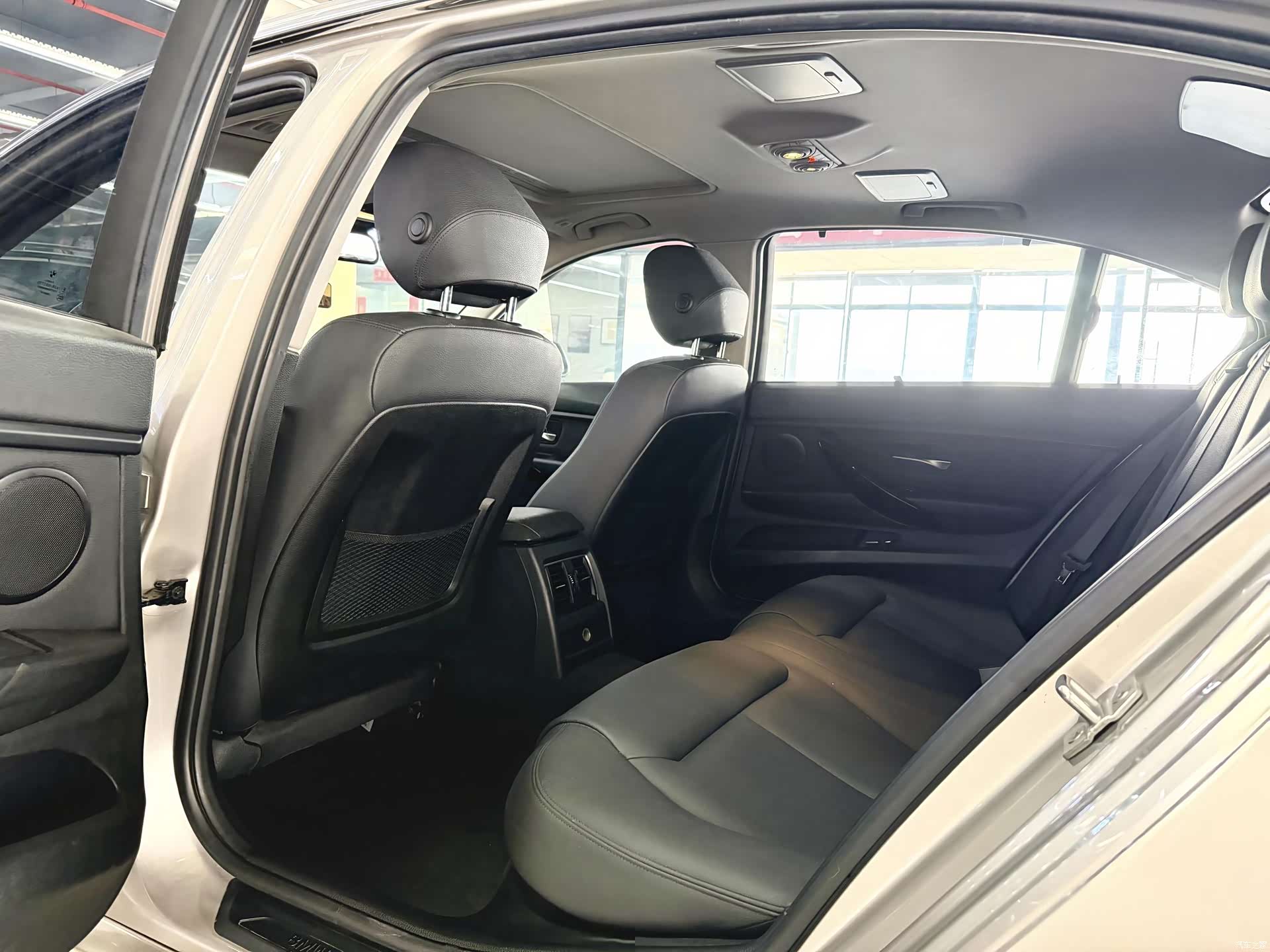 BMW 3 Series, 2017 все фото