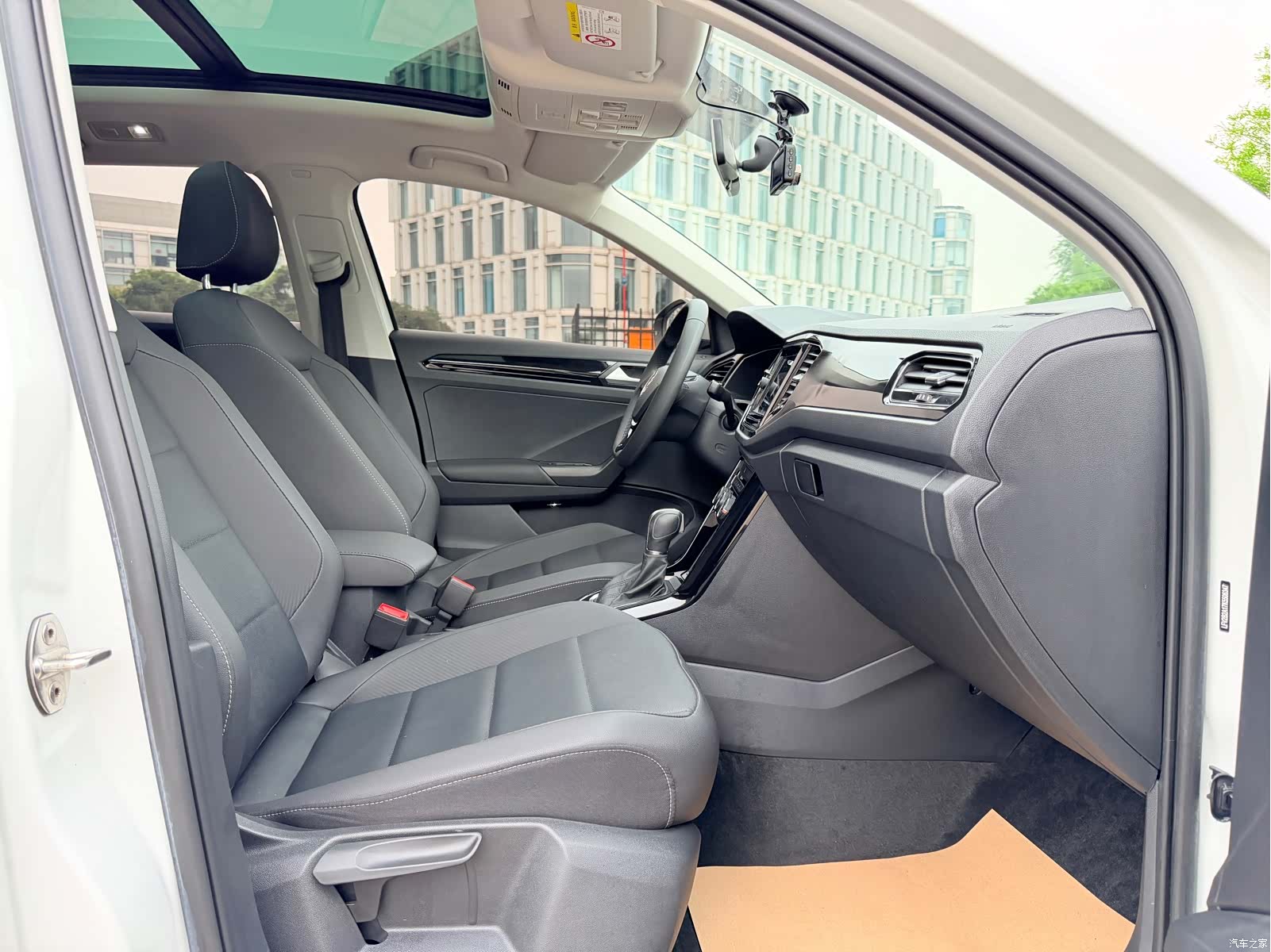 Volkswagen T-ROC, 2019 9