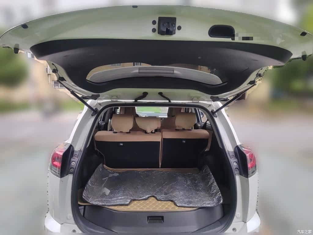 Toyota RAV4, 2018 10