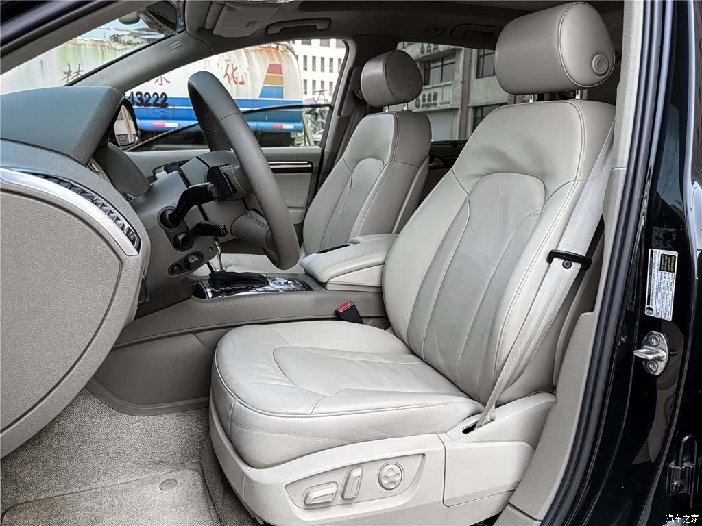Audi Q7, 2009 10