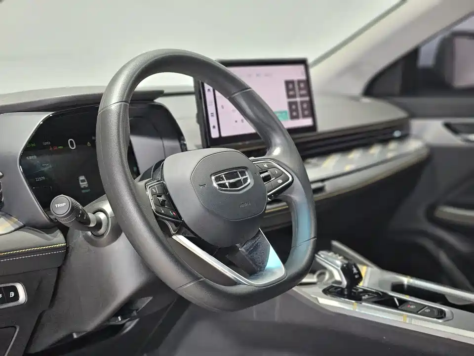 Geely Emgrand L HiP