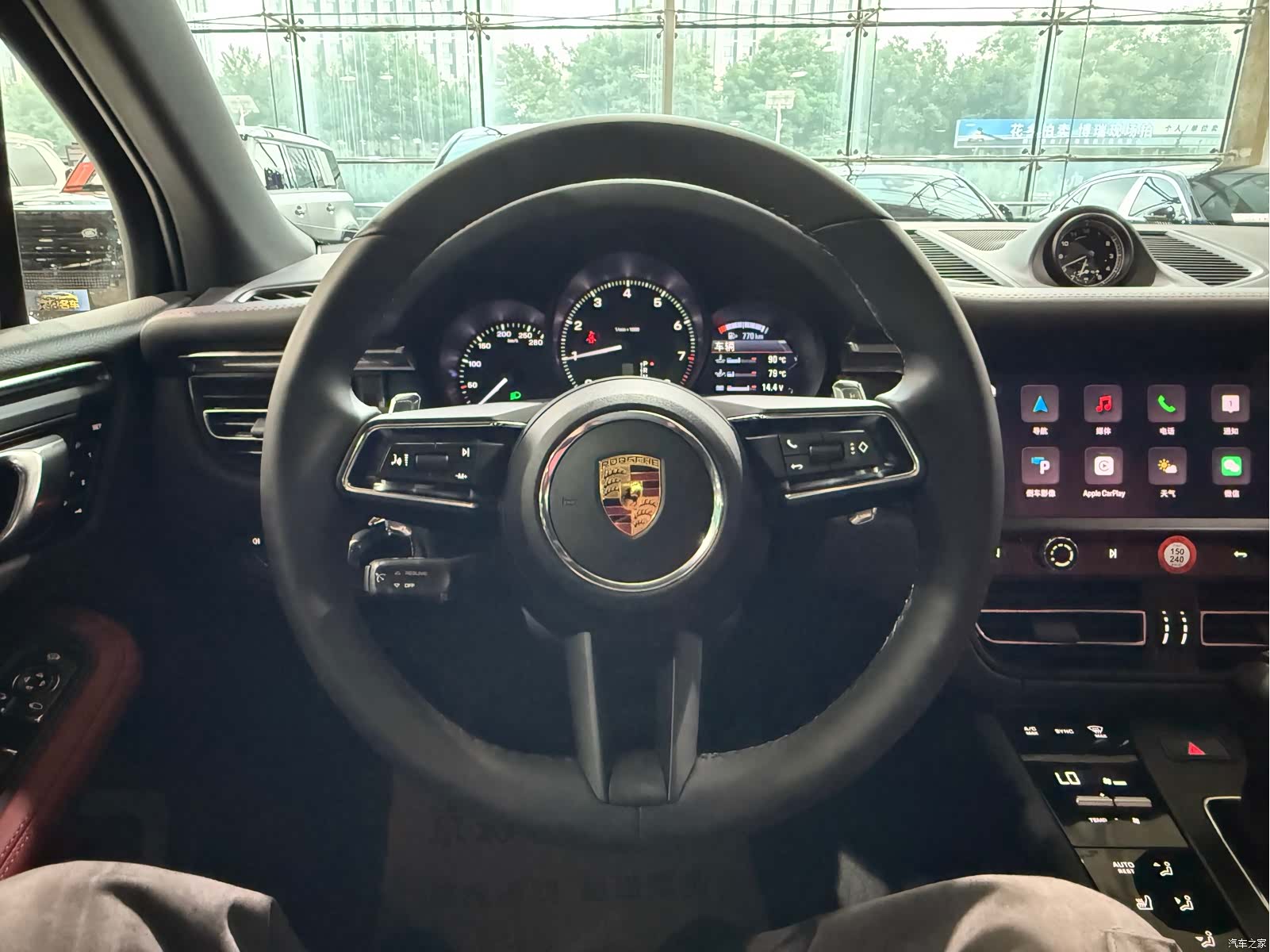 Porsche Macan, 2026 12
