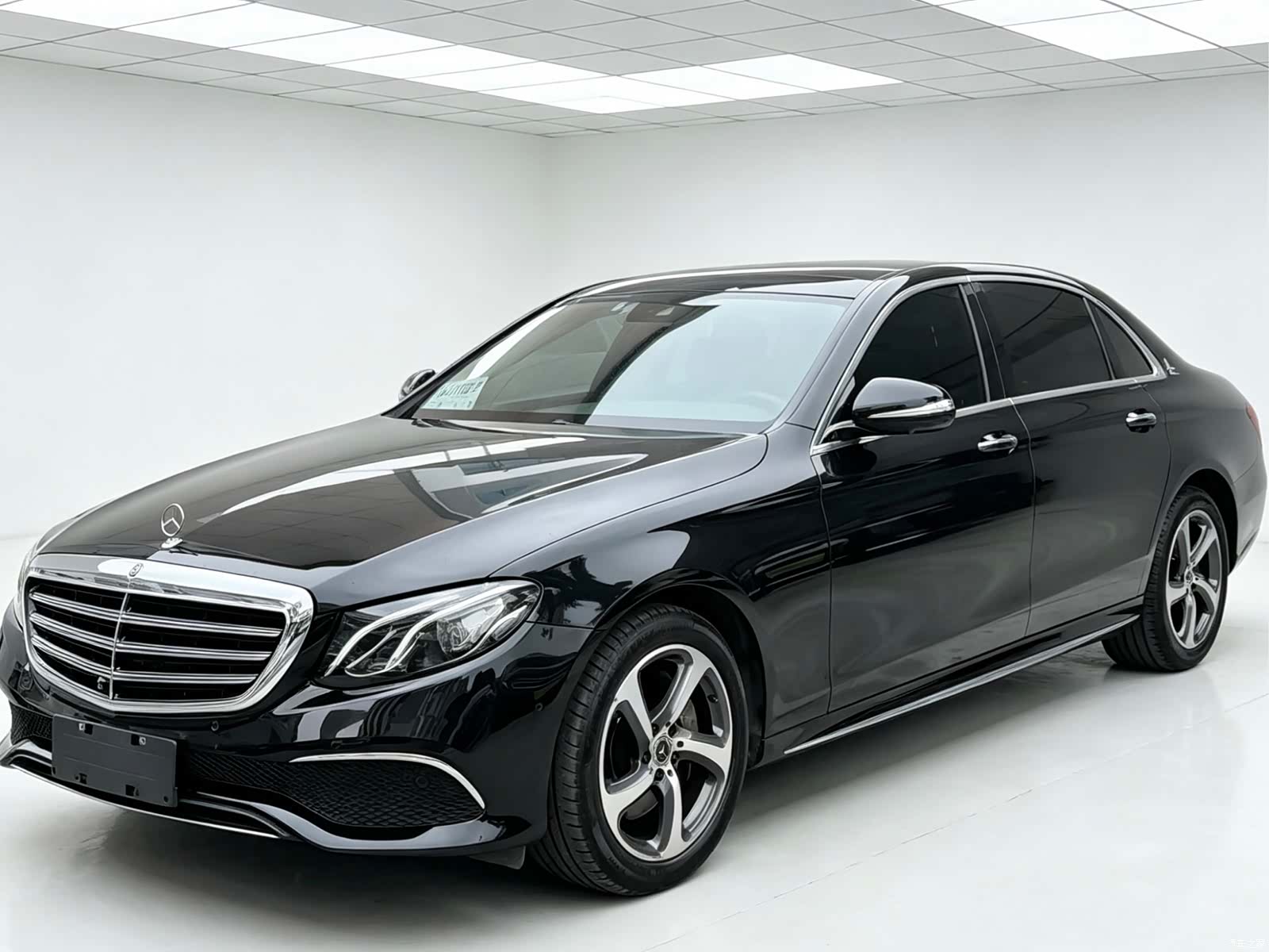 Mercedes-Benz E-Class, 2017 1