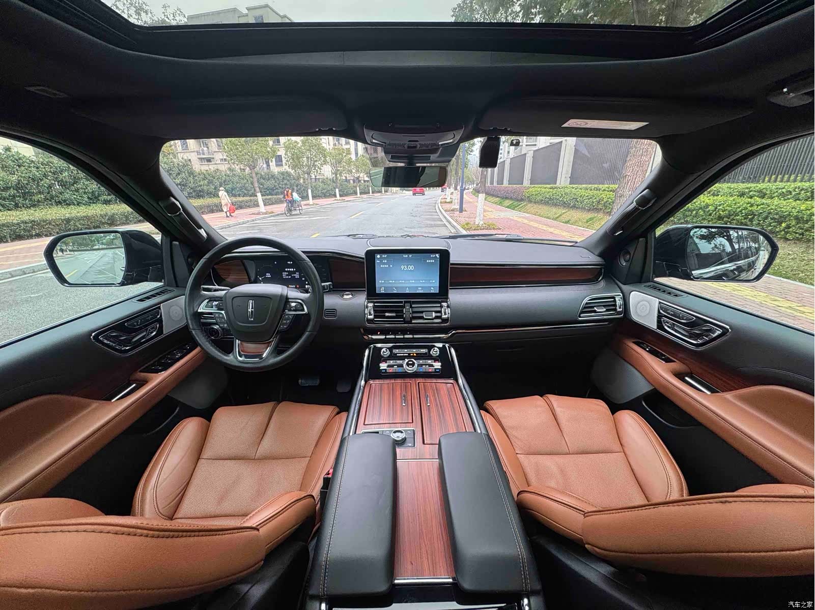 Lincoln Navigator, 2019 все фото