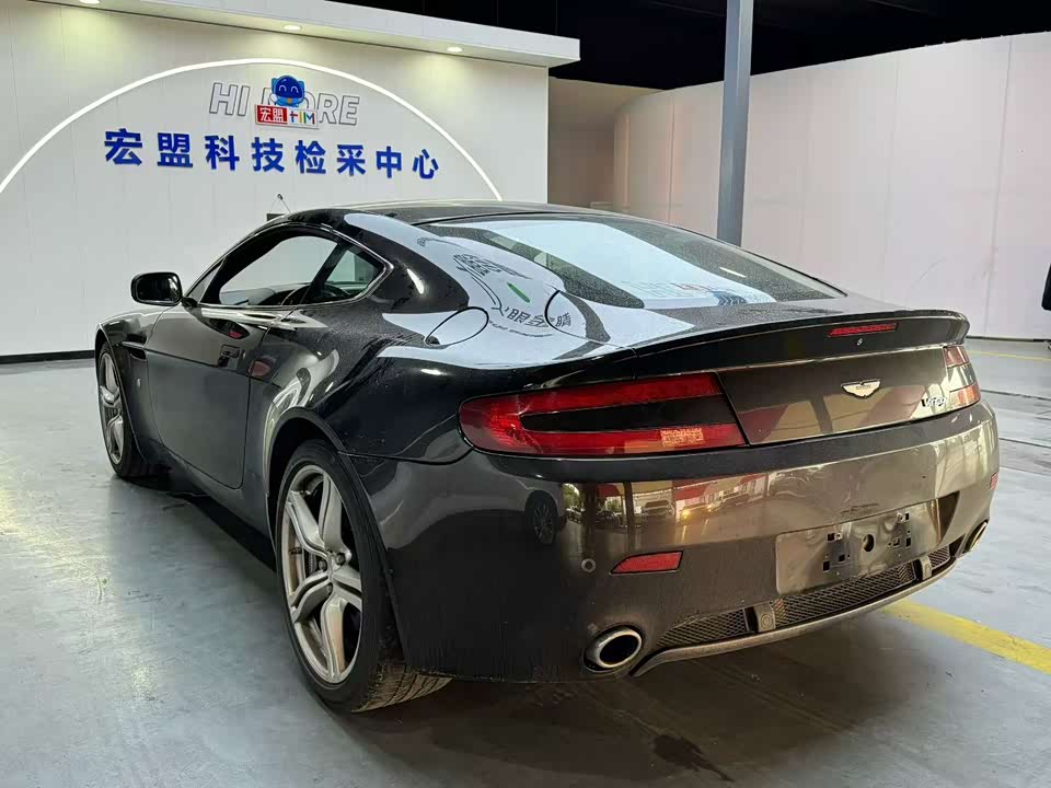 Aston Martin V8 Vantage