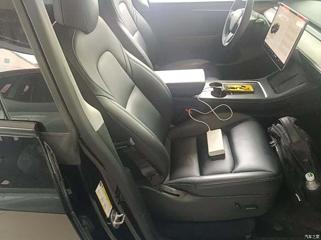 Tesla Model Y, 2022 25