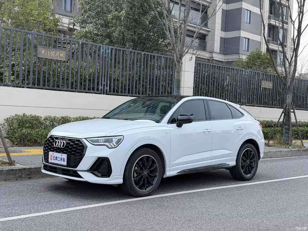 Audi Q3, 2022 1