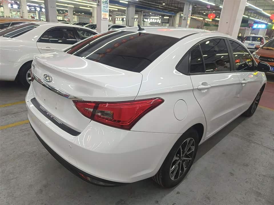 Chery Arrizo 5