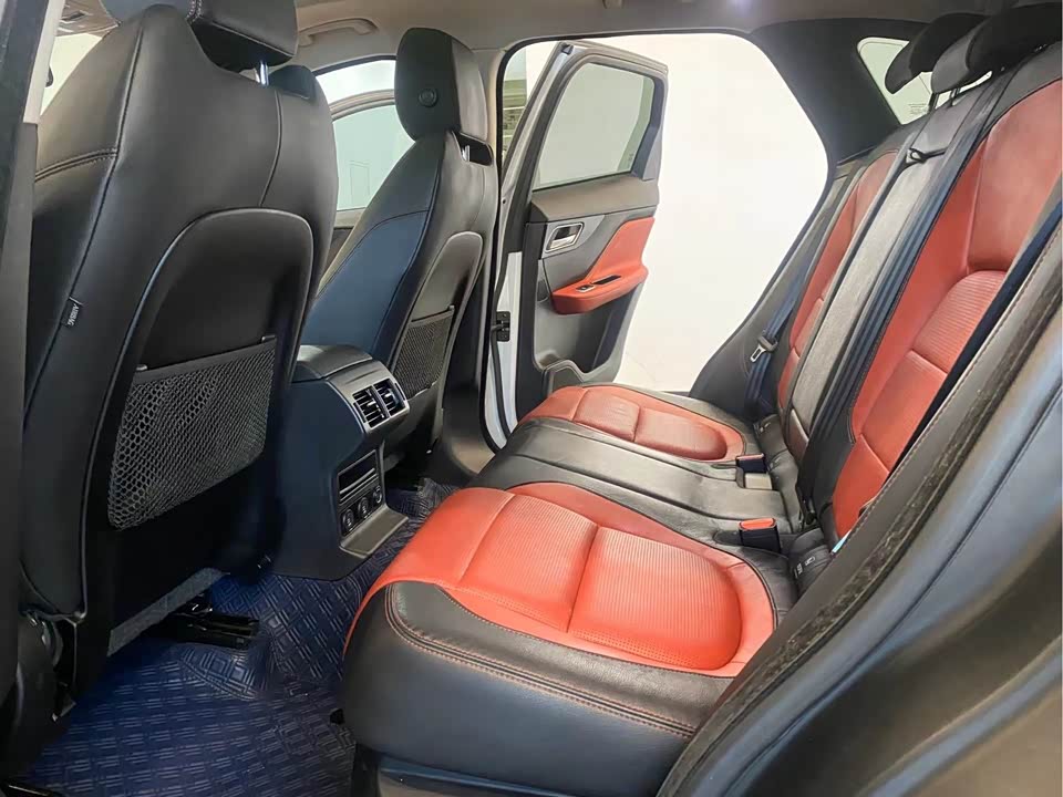 Jaguar F-PACE Jaguar F-PACE
