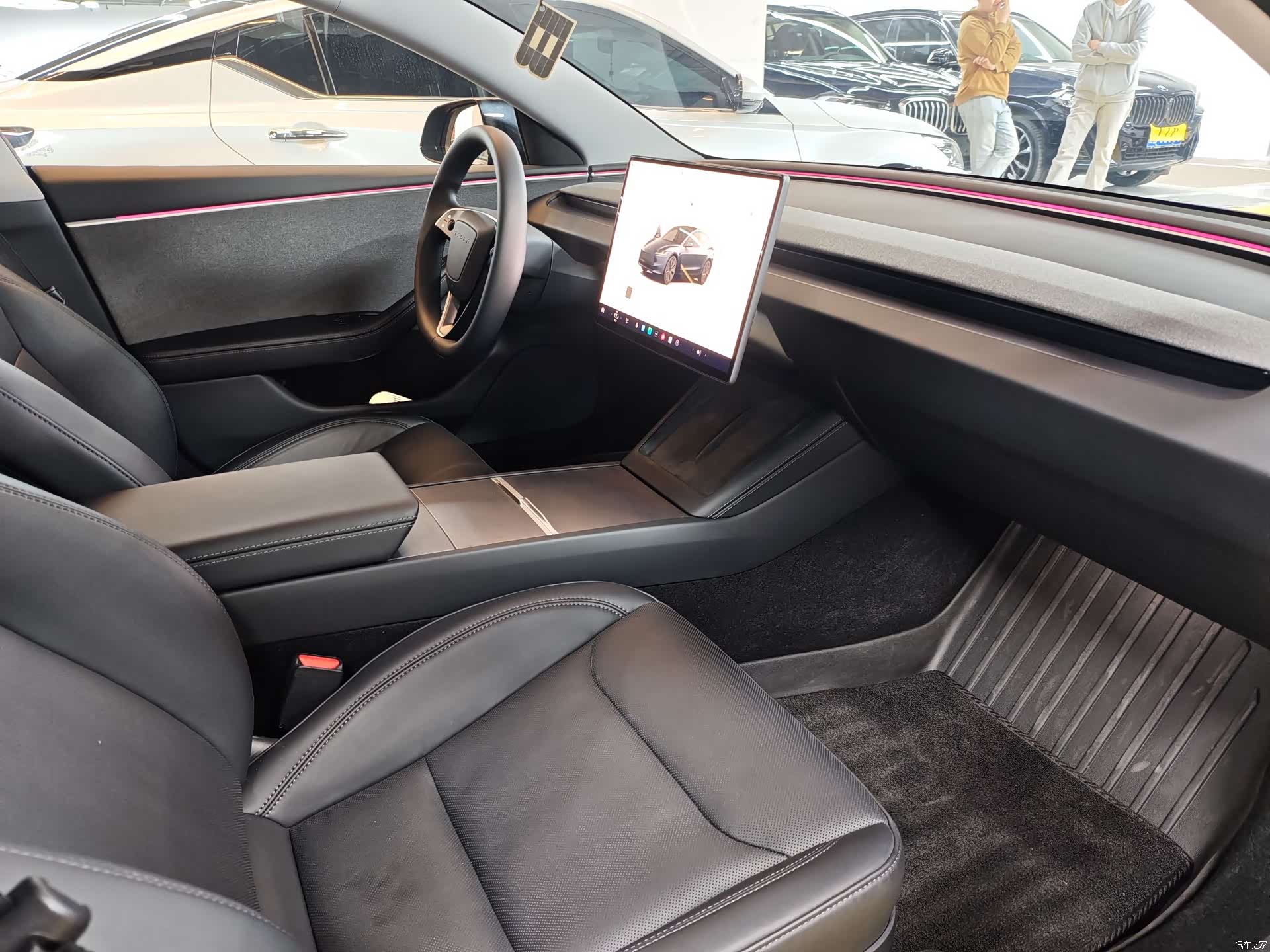 Tesla Model 3, 2023 13